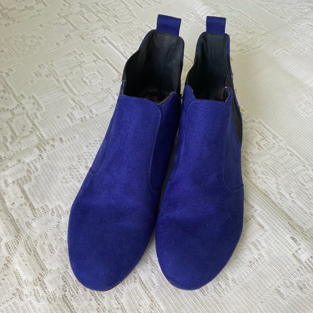 Suede ankle boots, royal blue color, size 6 (US)/37 (EUR)